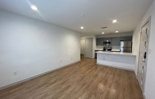 1 bed, 1 bath, 610 sqft, $1,375, Unit 107