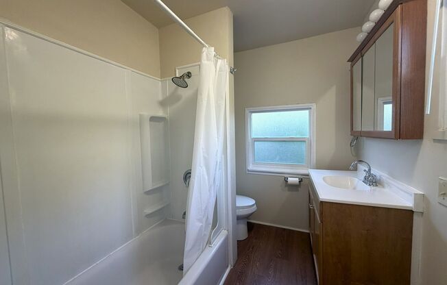 4 beds, 1.5 baths, $2,395