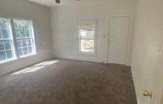 2 beds, 1 bath, $900