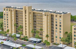 7th Floor 2BD/2BA Unit Available in Cove Cay with Amazing Views!