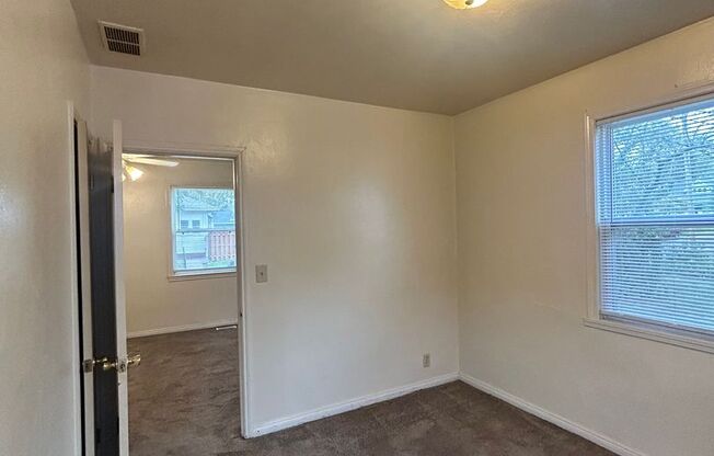 1 bed, 1 bath, $849, Unit Unit B