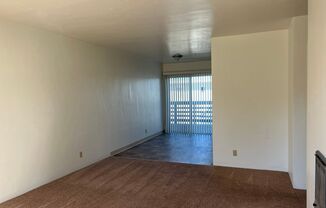 3 beds, 2 baths, $2,400, Unit 22