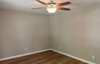 1 bed, 1 bath, $895, Unit #6