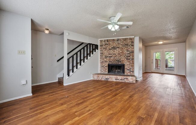 614 Lillard Rd, Arlington, TX 76012
