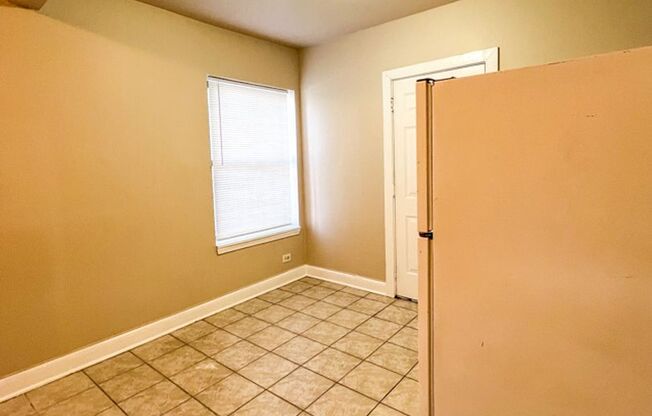 2 beds, 1 bath, $1,150, Unit 4840 #1N