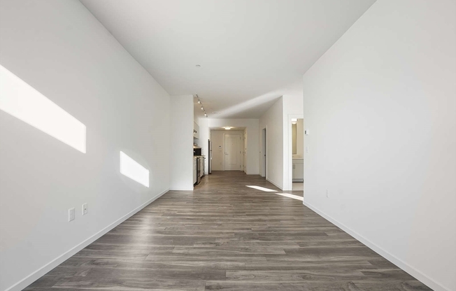 1 bed, 1 bath, 812 sqft, $4,500, Unit 504