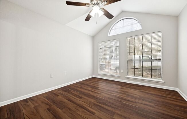 2 beds, 2 baths, 800 sqft, $1,595, Unit 5103