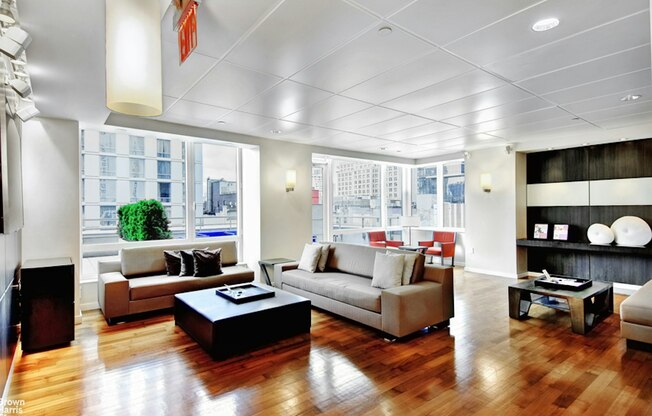 1 bed, 1.5 baths, 988 sqft, $6,280, Unit 3301