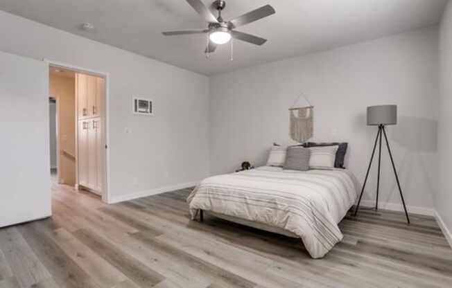 3958-3966 Riviera Drive - 3929-3931 Gresham Street