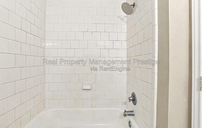 Studio, 1 bath, 550 sqft, $995, Unit 21