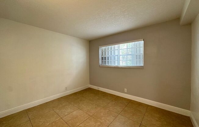 2 beds, 1 bath, $1,895, Unit 118
