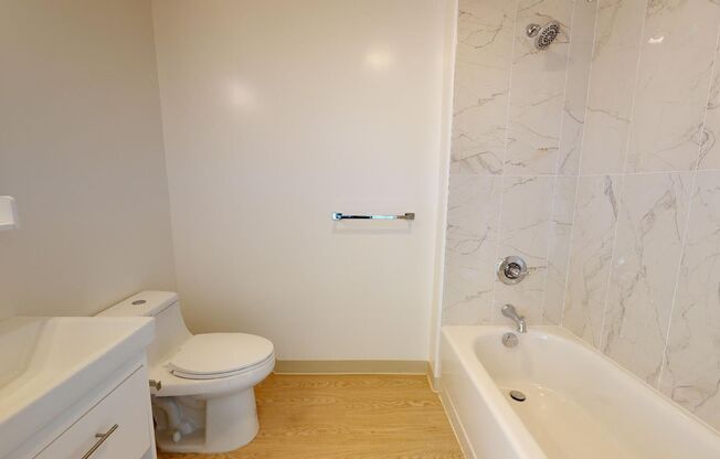 Studio, 1 bath, 340 sqft, $1,995, Unit 345 6th St, Unit 806