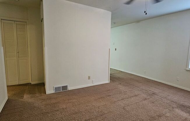 2 beds, 1 bath, $1,200