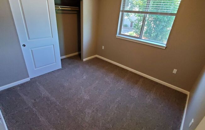 3 beds, 2 baths, 1,127 sqft, $1,790, Unit 211