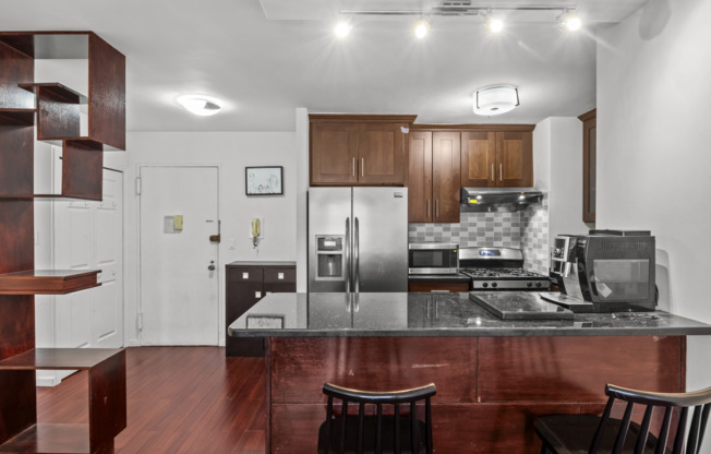 1 bed, 1 bath, 750 sqft, $4,350, Unit 12L