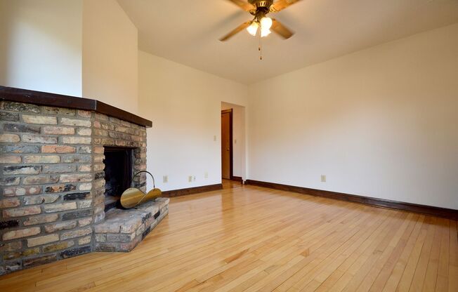 1 bed, 1 bath, 410 sqft, $965, Unit 19 - 201