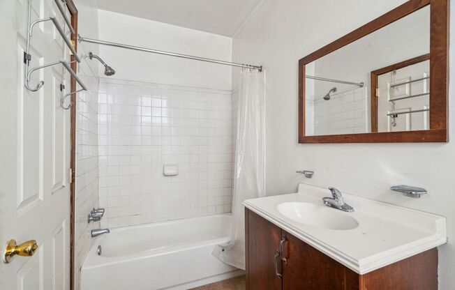 1 bed, 1 bath, 450 sqft, $900, Unit B401