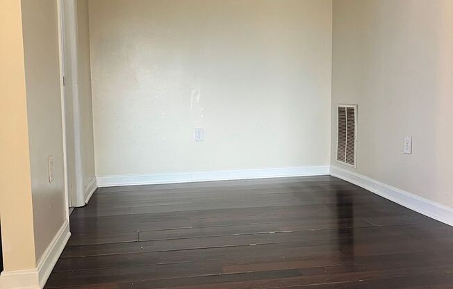 2 beds, 1 bath, $760