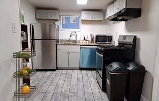 2 beds, 1 bath, $2,500, Unit 3