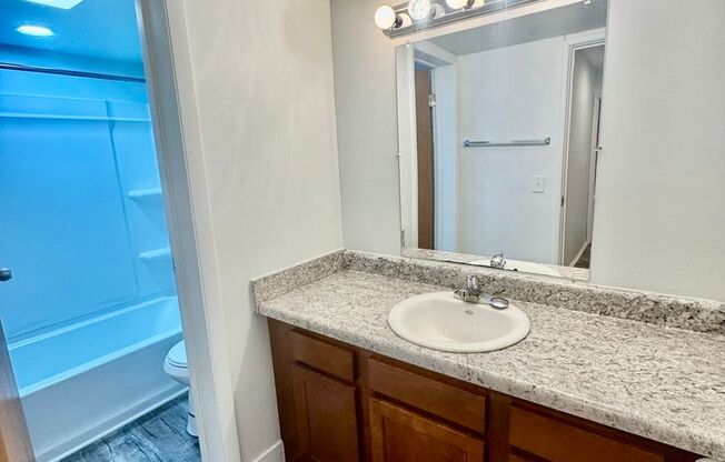 2 beds, 1 bath, 1,000 sqft, $1,295, Unit 101