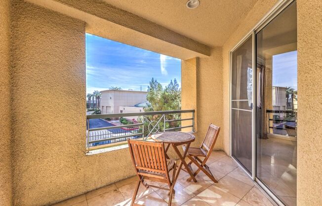 2 beds, 2 baths, 974 sqft, $1,600, Unit 270 Flamingo