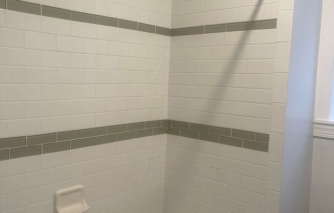 Studio, 1 bath, 420 sqft, $1,060, Unit 1G