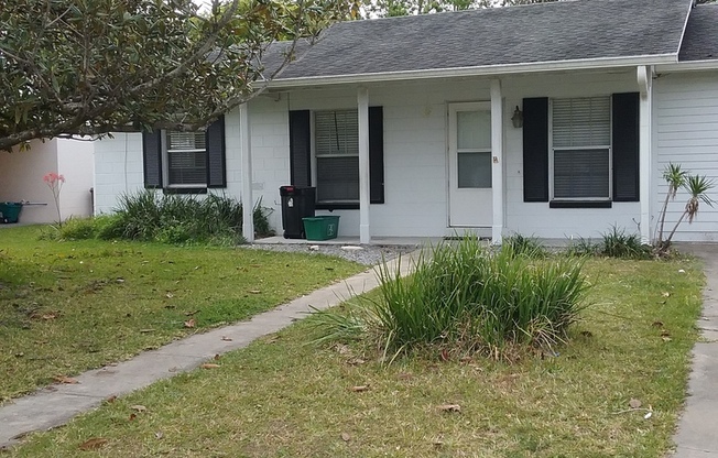 Introducing the adorable 3/1.5 in a well-established Orlando neighborhood
