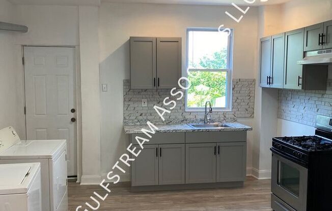 2566 W FAYETTE ST