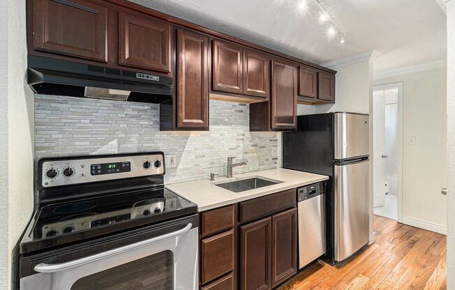 2 Bedroom 1 Bath in the Heart of West Wash Park!
