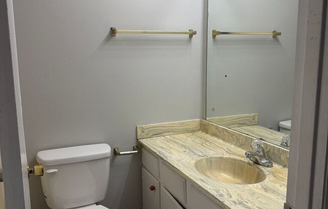 1 bed, 1 bath, 560 sqft, $665, Unit D29