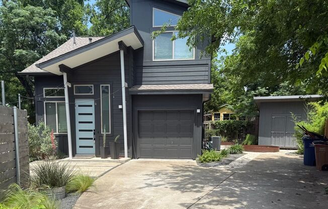Gorgeous & modern free-standing home in ‘02!