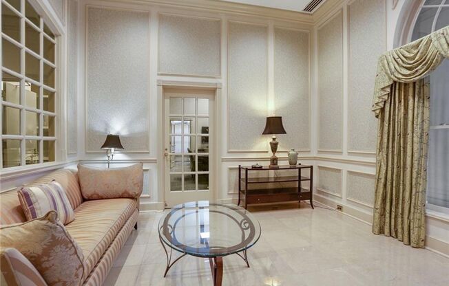 1 bed, 1 bath, $1,695, Unit 199 14th St NE Unit 201