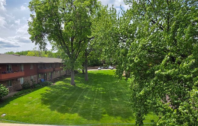 2 beds, 2 baths, 960 sqft, $1,395, Unit 21 - 111