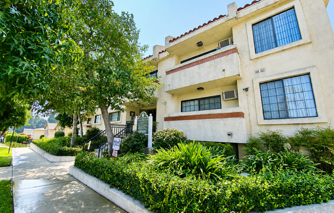 5105 Inglewood Blvd