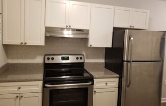 2 beds, 1 bath, $1,045, Unit 5912