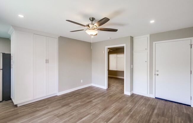 2 beds, 2 baths, 800 sqft, $2,895, Unit 107