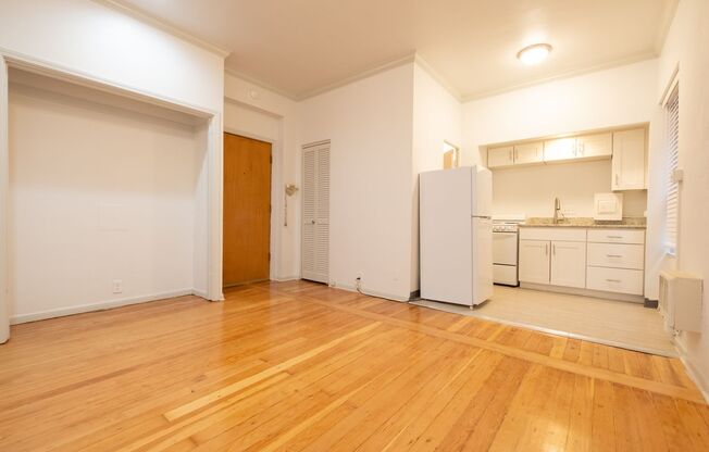 Studio, 1 bath, $1,010, Unit 408