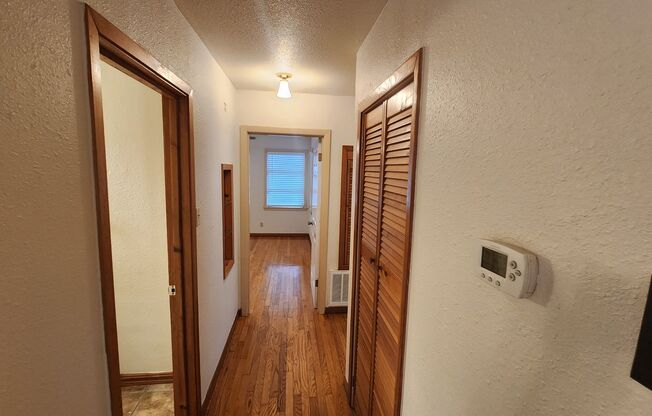 3 beds, 1 bath, $1,595