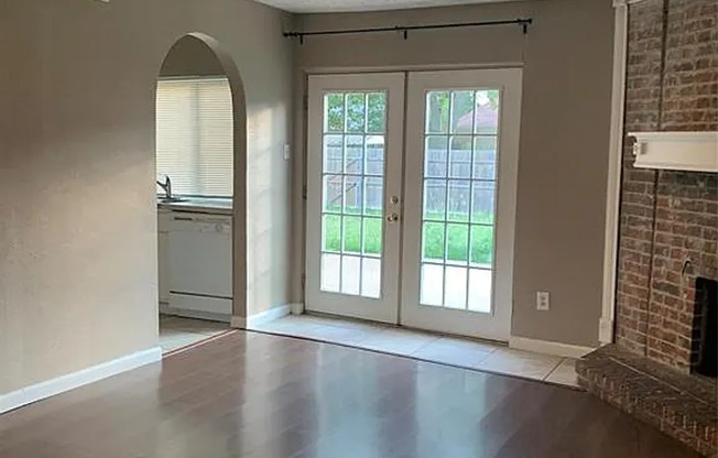 single-story home in Garland’s desirable Northlake Estates.
