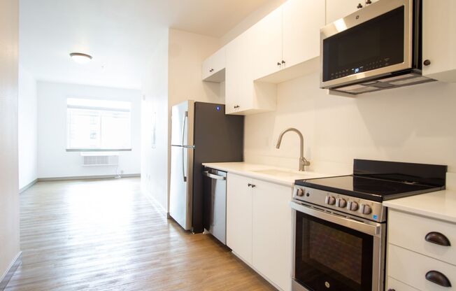 Studio, 1 bath, 326 sqft, $1,150, Unit 301