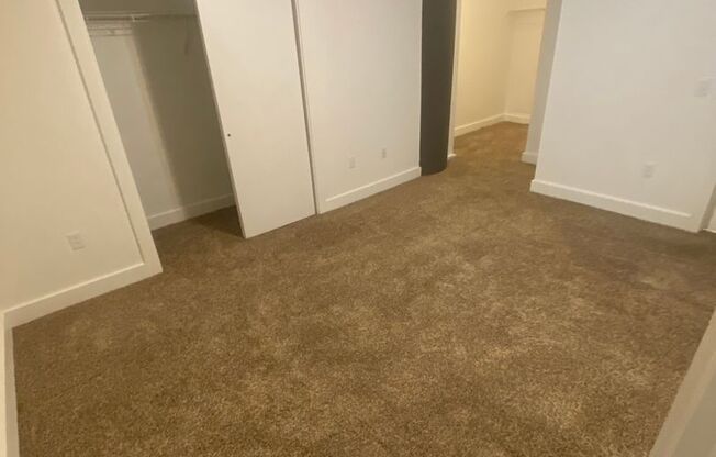 1 bed, 1 bath, 1,033 sqft, $1,050, Unit 119