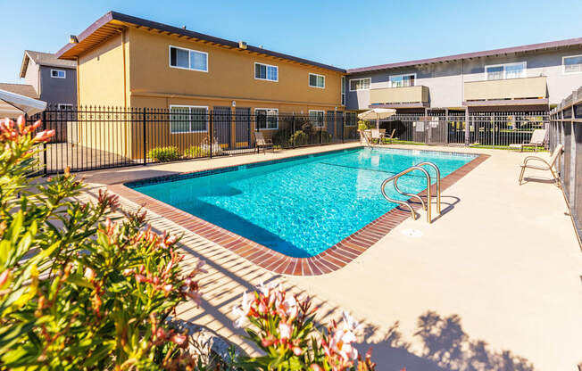 Marina Breeze Apartments