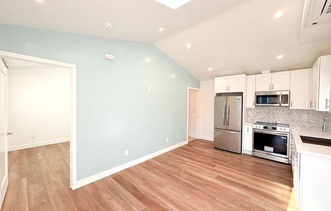 Fantastic Renovated Spacious 3 bed 2 Bath home In Pacoima