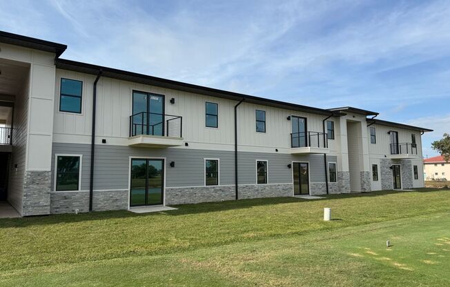 3 beds, 2 baths, 1,155 sqft, $1,475, Unit 1408-15