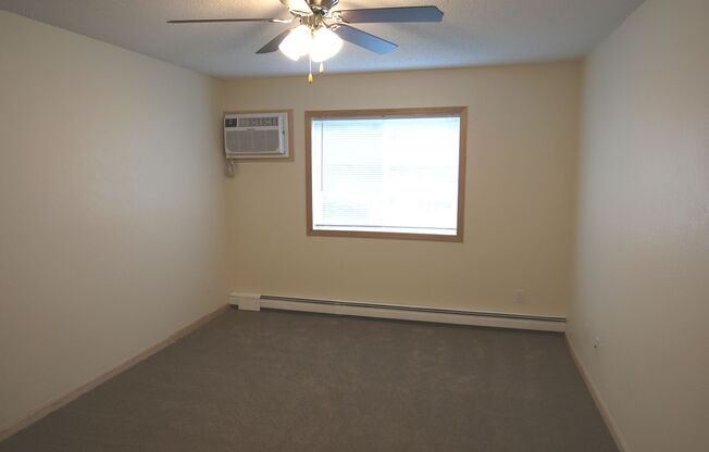 2 beds, 2 baths, 915 sqft, $1,750, Unit 102