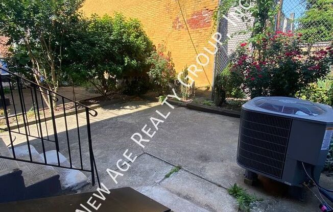 2 beds, 1 bath, $1,795