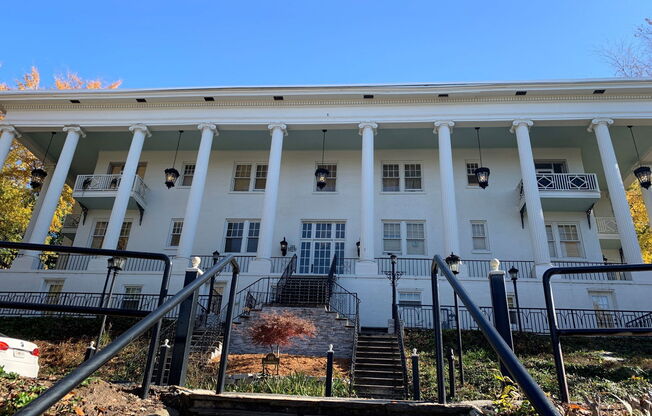 149 PEACHTREE CIR NE