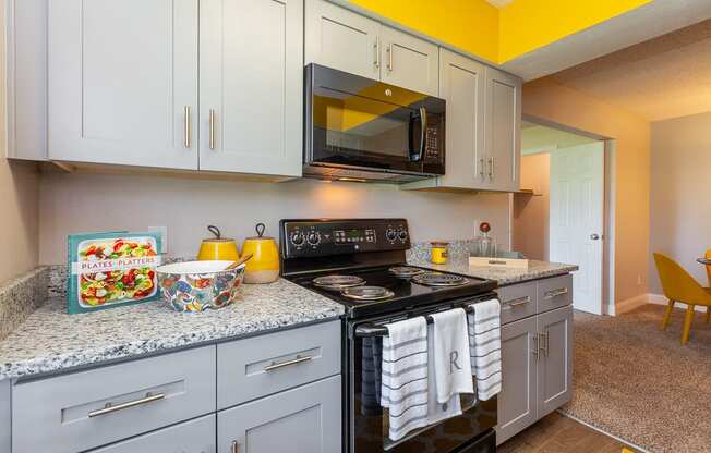Gas Range Offered at The Reserve At Barry Apartments, Kansas City