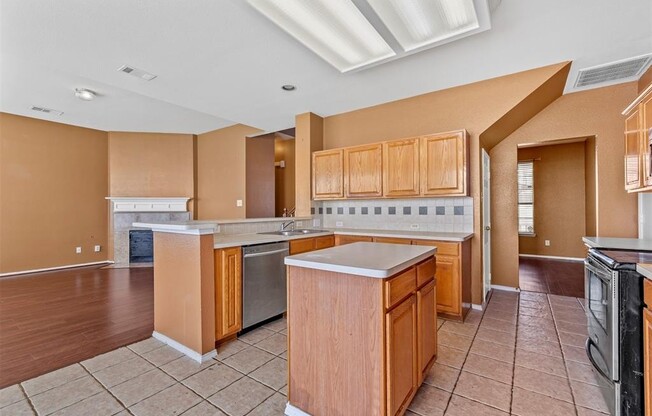 8021 SHOSHONI DR