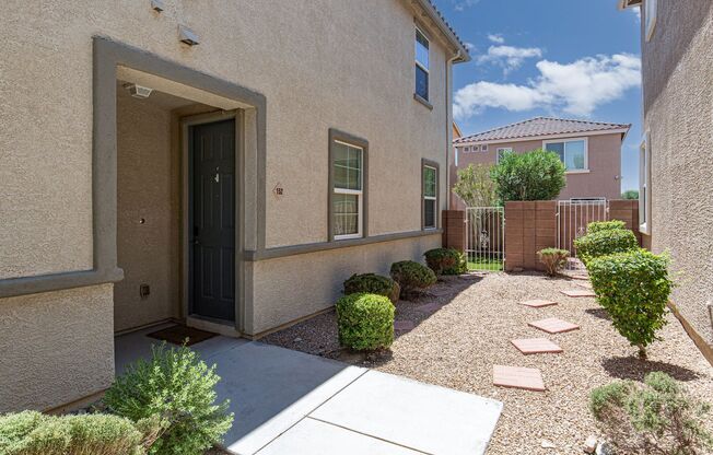 3 beds, 2.5 baths, $1,900, Unit UNIT 152